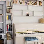 Magnificent Colored Apartment Near Montparnasse